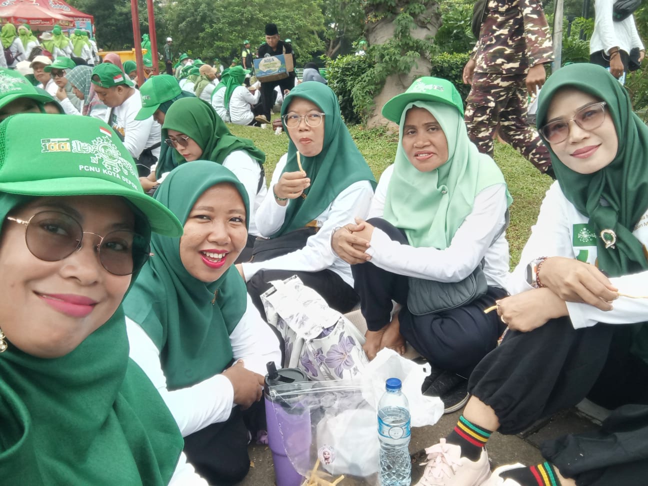 Bukan Cuma Jago Masak, "Emak-Emak Tangguh" Fatayat Cimanggis Taklukan Alun-Alun Kota Depok dalam Harlah 1 Abad NU